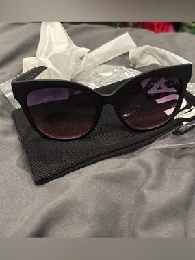 Quay Australia Black Cat-Eye Sunglasses with Purple Gradient Lenses